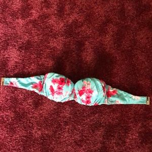 Baiting suit bikini top 34C